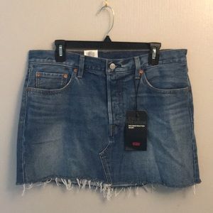 NWT Levi’s Deconstructed Skirt Size 32